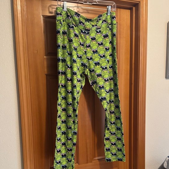 LuLaRoe TC Kermit the Frog buttery soft leggings - Picture 1 of 9